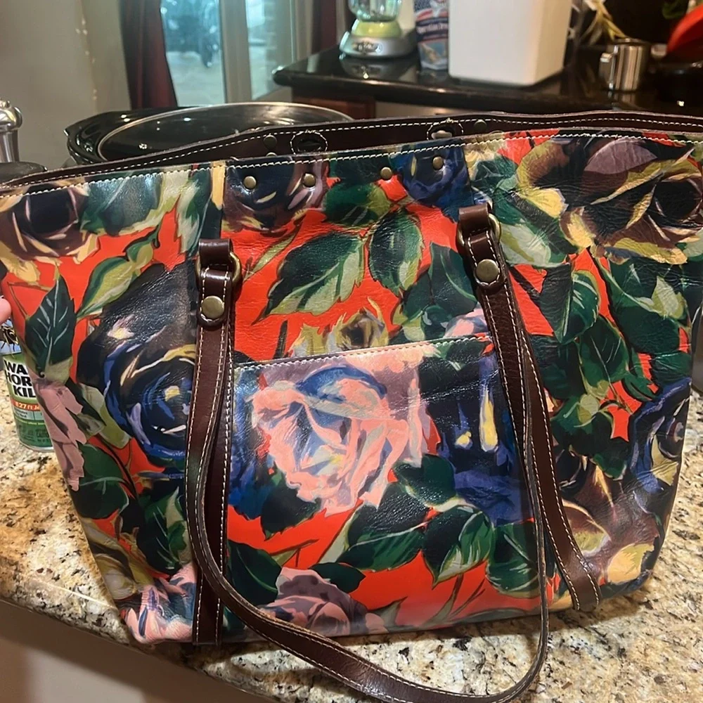 Patricia Nash Benvenuto Tote - Picture 6 of 10